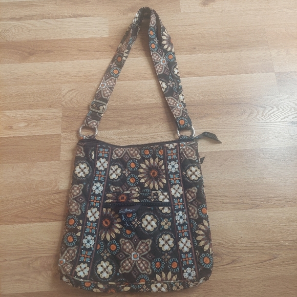 Vera Bradley Handbags - NWOT Retired Vera Bradley Canyon Crossbody